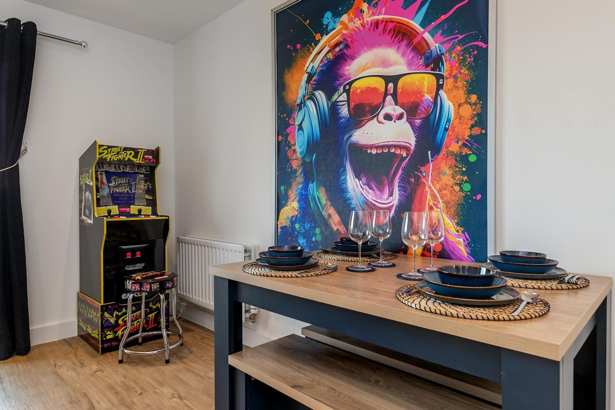 Apartment Luxury Apartment-free Parking-central Location-close To Airport, Station & Centre *